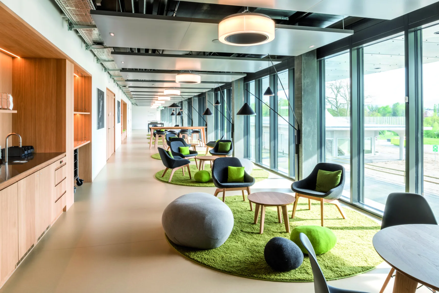 Lounge & Begegnungszonen — Einrichtungsprojekt von Wohn-Center Räber in Cham ZG