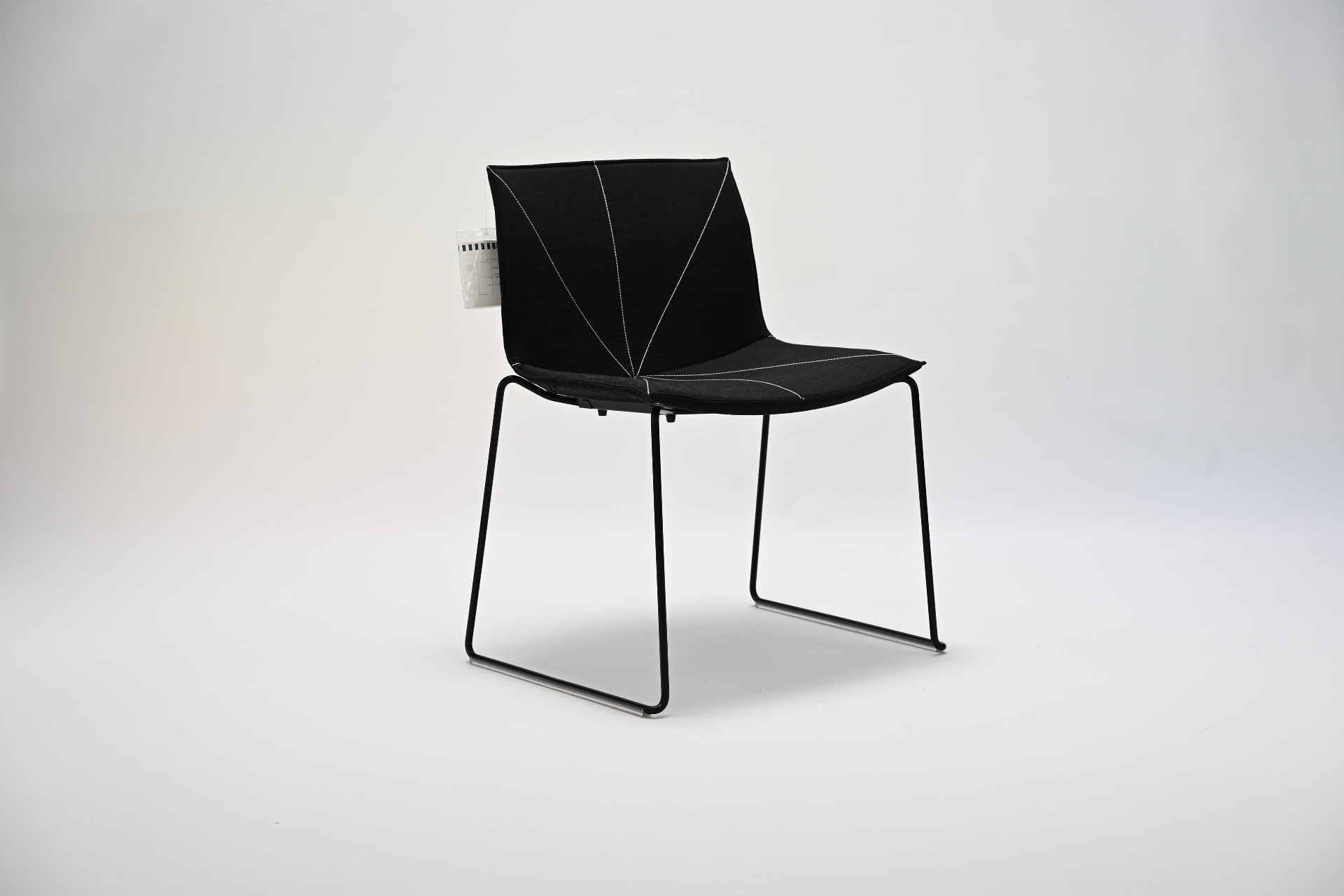 Arper Stuhl Catifa 53 — Stühle als Ausstellungsstück im Designer Outlet