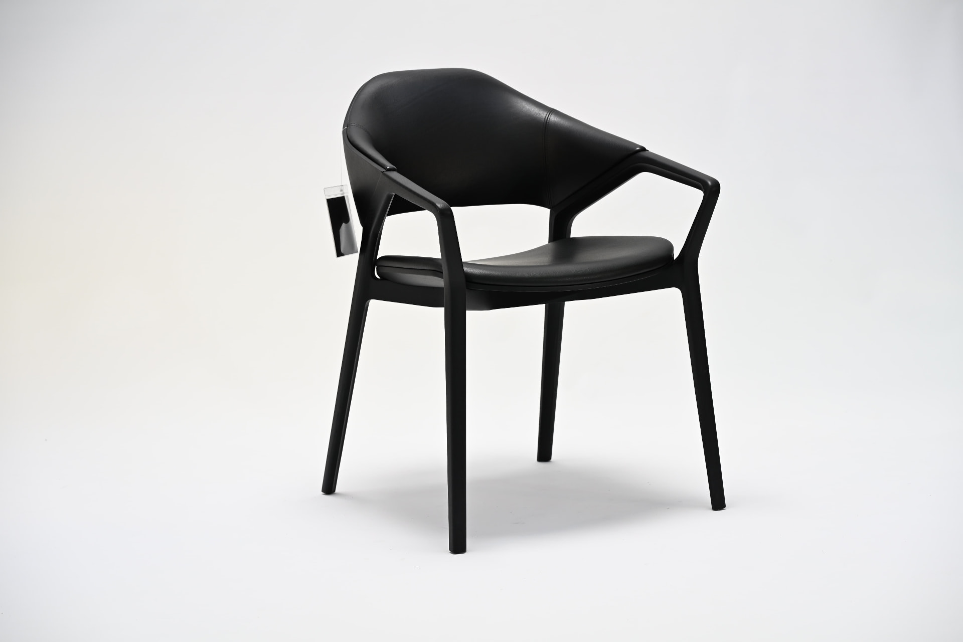 Cassina Stuhl Ico — Stühle als Ausstellungsstück im Designer Outlet
