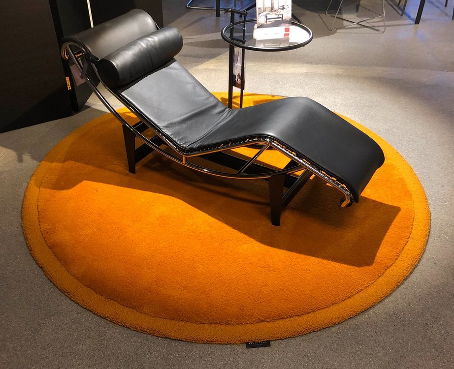 Ruckstuhl Teppich Velvet & Curl rund — Teppiche als Ausstellungsstück im Designer Outlet