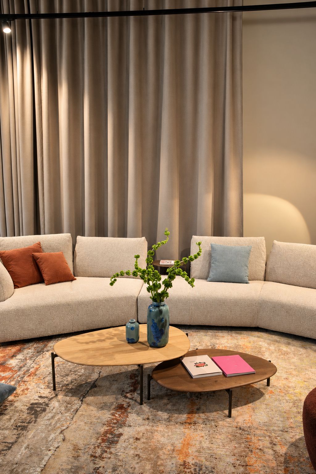 Zu Besuch bei Walter Knoll — neue Designhighlights für unseren Showroom — Aktuelles aus dem Wohn-Center Räber