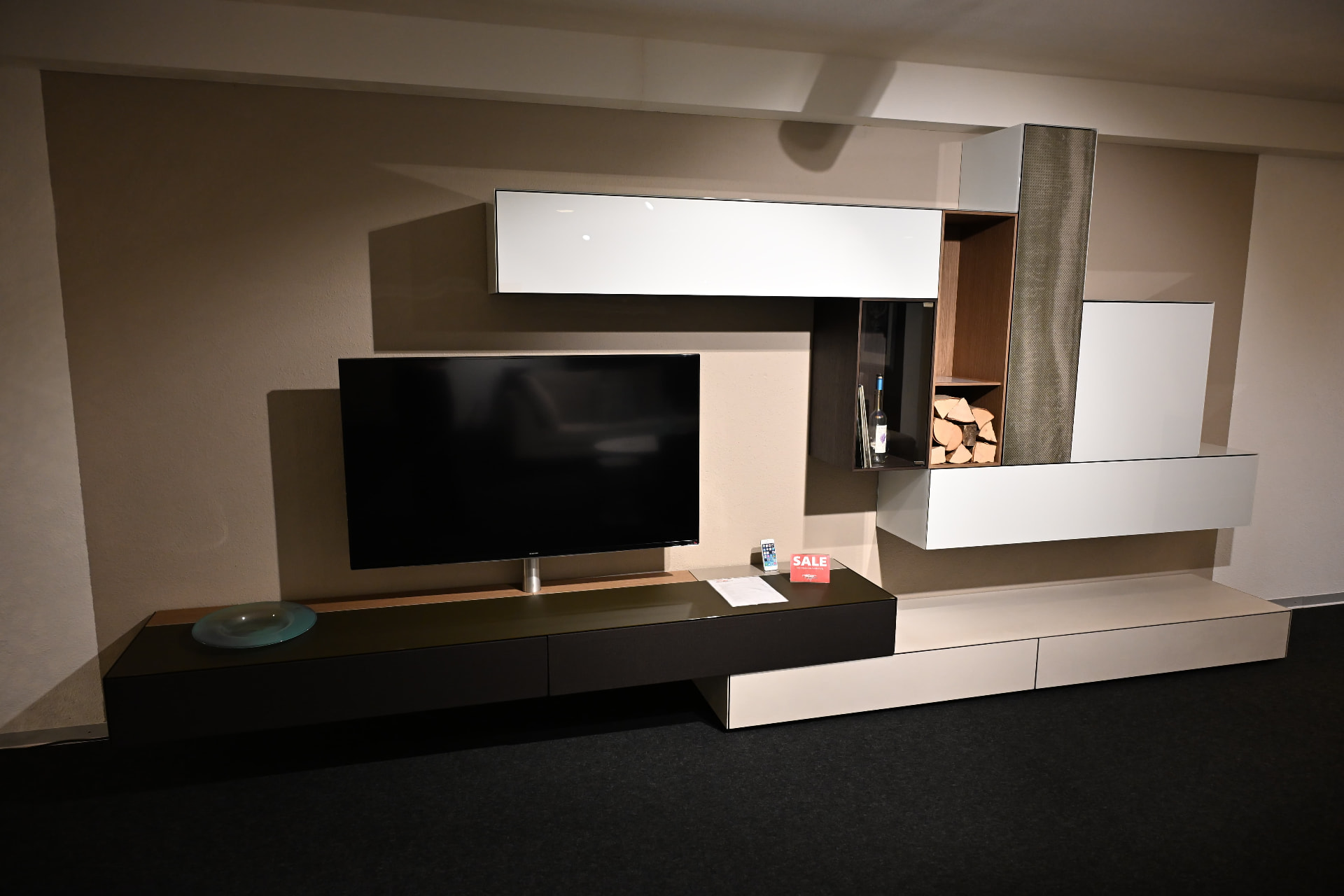 Spectral Hifi Möbel Ameno — Sideboards als Ausstellungsstück im Designer Outlet
