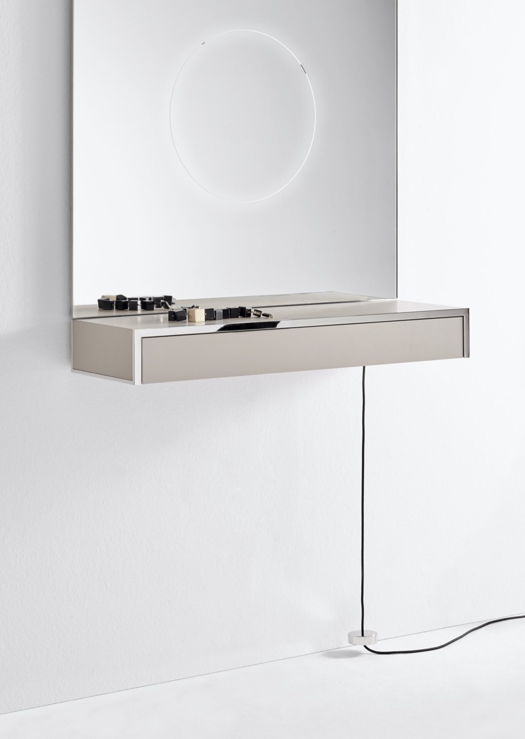 Yomei Konsole mit Spiegel Smart — Sideboards als Ausstellungsstück im Designer Outlet