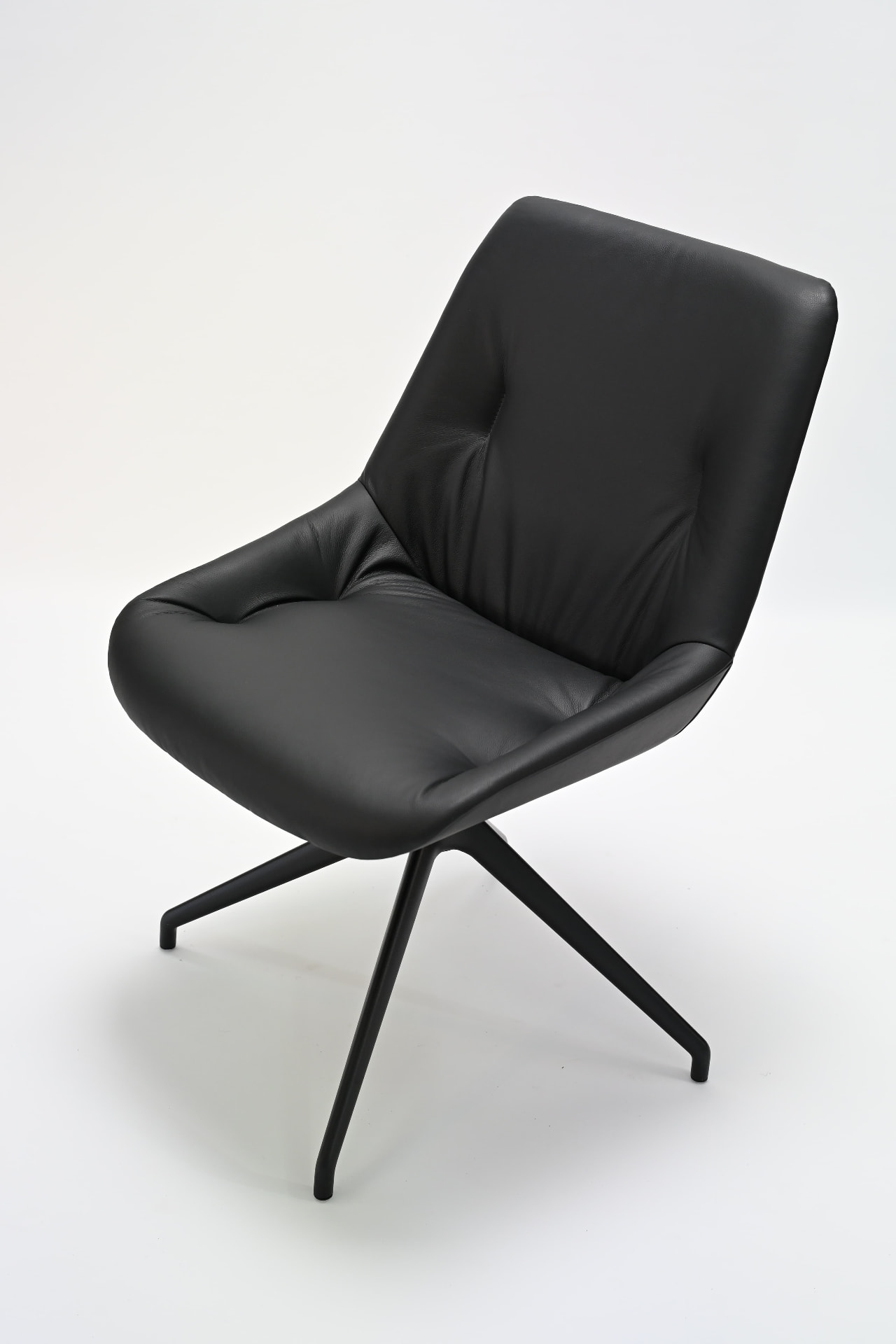 Seetal Swiss Stuhl Nino — Stühle als Ausstellungsstück im Designer Outlet