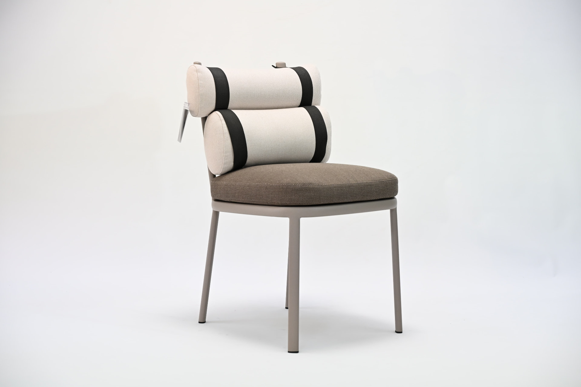 Kettal Stuhl Roll Dining Chair — Outdoor als Ausstellungsstück im Designer Outlet
