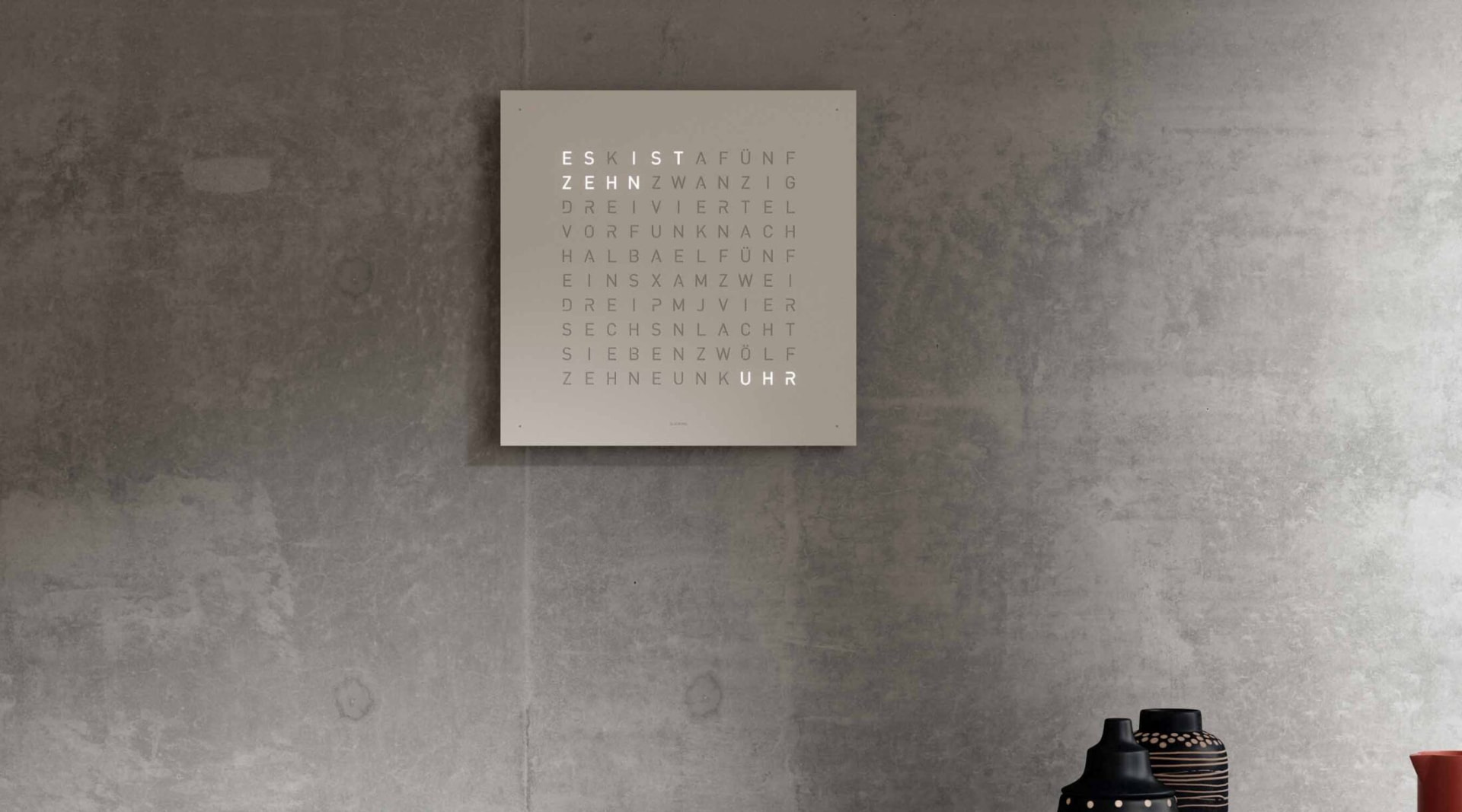 Qlocktwo jetzt in unserer Ausstellung — Ausstellung aus dem Wohn-Center Räber